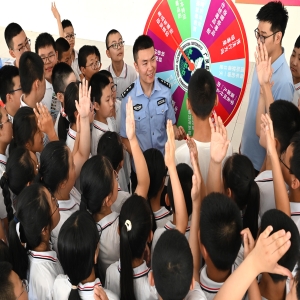 防范药物滥用 守护无毒青春-中国法律论坛网